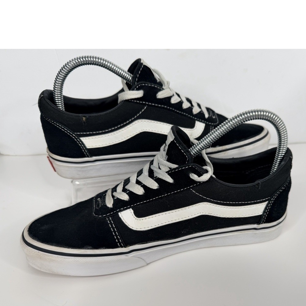 Vans Ward Low Top Sneakers Black White Skate Shoes Women's Size 8.5